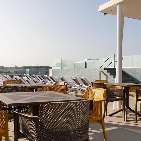 Alavits By St Hotel