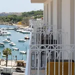 Alavits By St Hotel