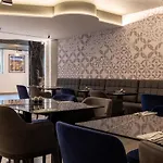 Alavits By St Gzira