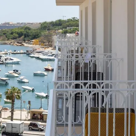 Alavits By St Hotel